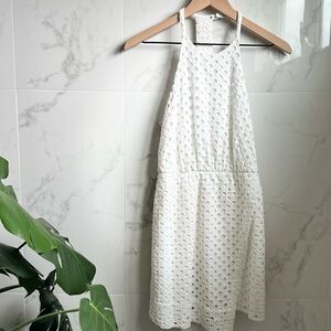 Annie Griffin Elegant White Lace Backless Dress